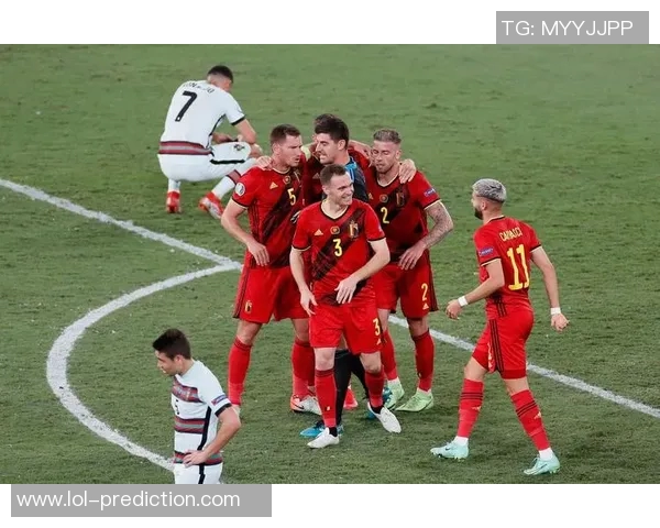 世界杯波尔图与那不勒斯激战成平局争议判罚引发全场热议