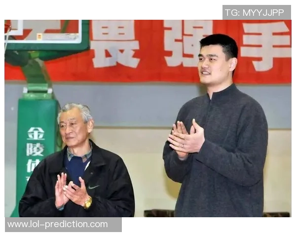 姚明美式坎肩的时尚魅力与运动风格完美结合引领潮流新趋势