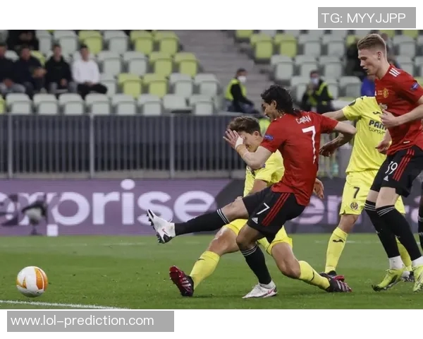 西甲激战曼联逆转巴萨点球大战引发全场狂欢与热议