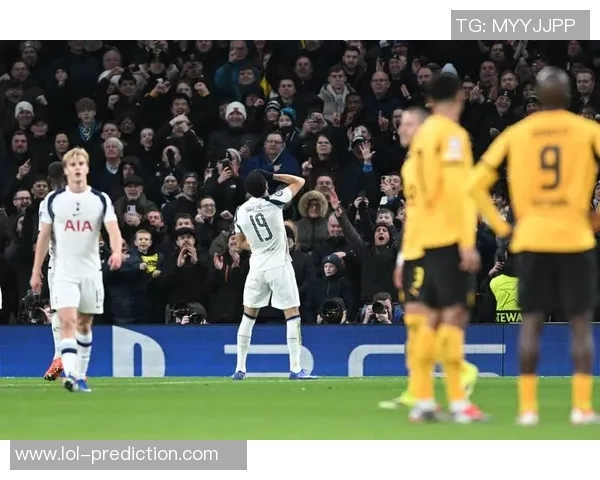 世界杯激战多特蒙德逆转热刺红牌争议引发全场热议 世界杯激战多特蒙德逆转热刺红牌争议引发全场热议