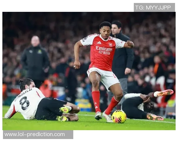 英超焦点战阿森纳与多特蒙德战平转会传闻引发热议