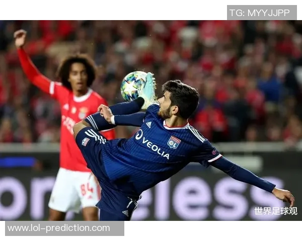 那不勒斯大胜本菲卡红牌事件引发全场热议历史冷门再现