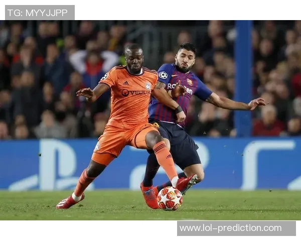 西甲精彩对决里昂与切尔西握手言和绝杀瞬间引发全场热烈反响 西甲精彩对决里昂与切尔西握手言和绝杀瞬间引发全场热烈反响